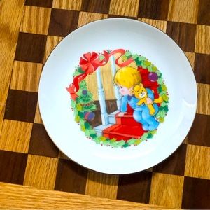 Vintage Christmas Plate  - Cute Image of child peaking around the stairs